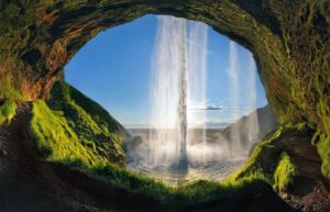 Air Terjun Seljalandsfoss