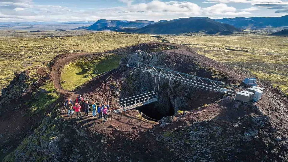 gunung berapi Thrihnukagigur - Islandia