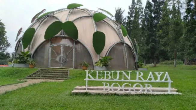 Destinasi Wisata Bogor Kebun Raya Bogor