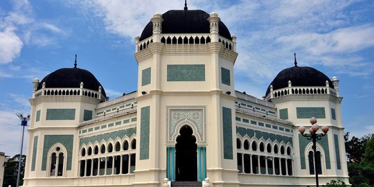 Tempat Wisata Di Medan Masjid Raya