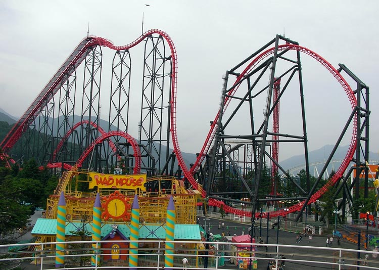 Wahana Ekstrem di Dunia Eejanaika Fuji Q Highland Jepang