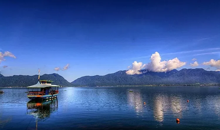 Destinasi Wisata Padang Danau Maninjau