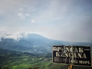 Gunung di Jawa Barat: Gunung Kencana (1.803 Mdpl)